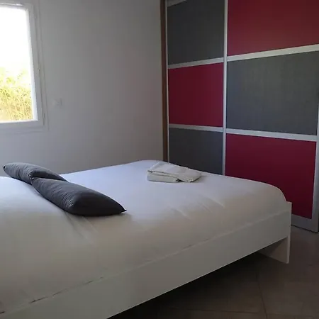 Avec Piscine, Spa, Calme, Proche De La Mer.