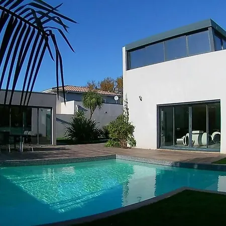 Avec Piscine, Spa, Calme, Proche De La Mer. Villa *