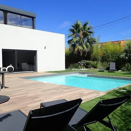 Avec Piscine, Spa, Calme, Proche De La Mer. Villa Agde
