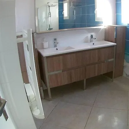 Avec Piscine, Spa, Calme, Proche De La Mer. Villa Agde